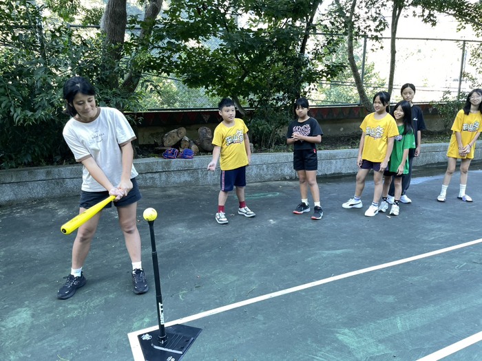 【夢寐以球豐盛童年】兆豐銀行公益捐贈計劃———新竹縣玉峰國小迷你棒球體驗圖片